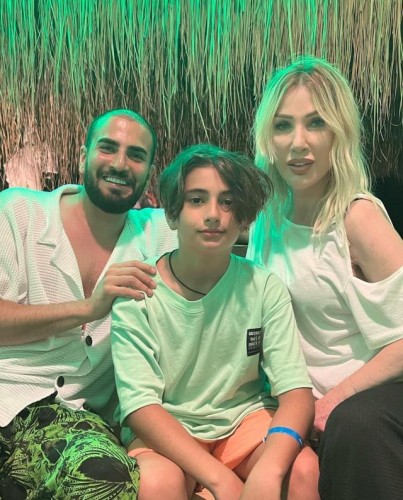 Seda Seyan ilk dəfə qayınanası ilə fotosunu paylaşdı